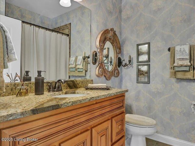 17515 Vintage Cir, Louisville, KY 40245
