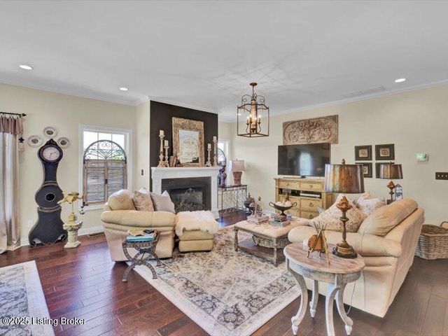 17515 Vintage Cir, Louisville, KY 40245