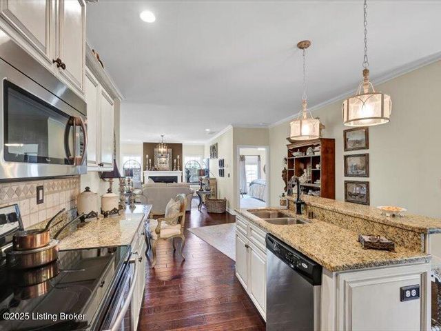 17515 Vintage Cir, Louisville, KY 40245