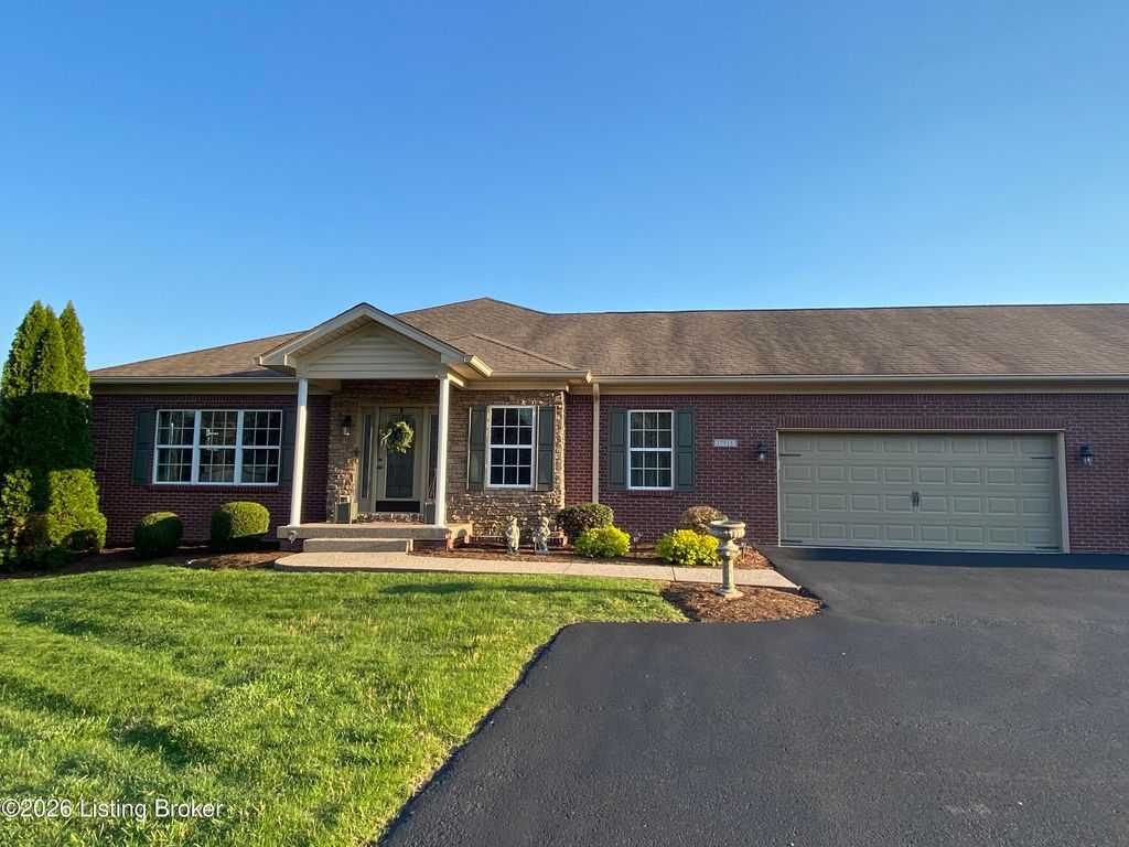 17515 Vintage Cir, Louisville, KY 40245