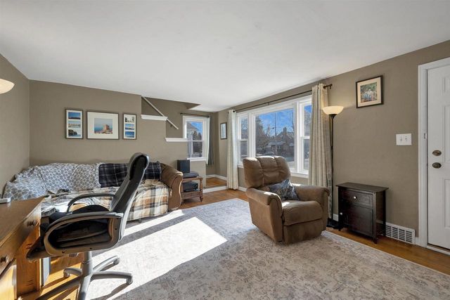 658 APPLETON ROAD, Menasha, WI 54952