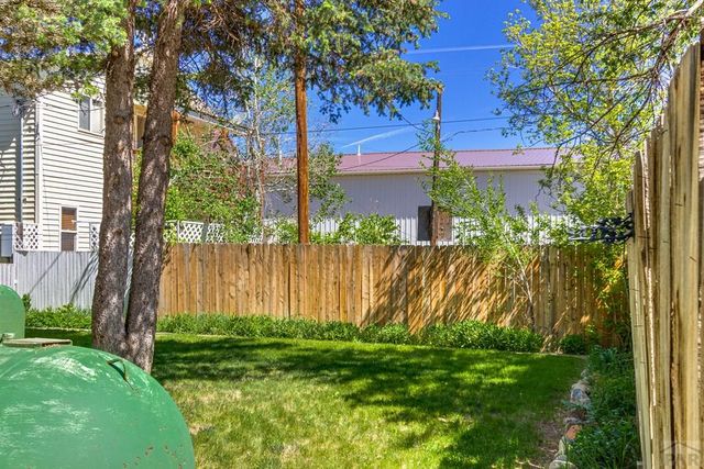 319 S Main St, La Veta, CO 81055