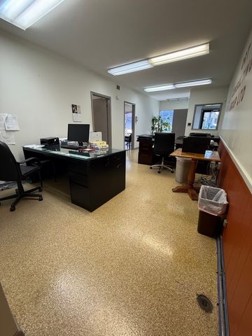 5808 W Higgins Avenue, Chicago, IL 60630