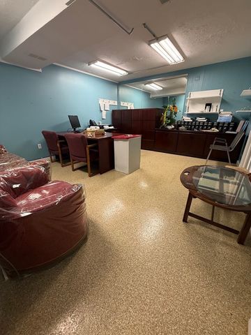 5808 W Higgins Avenue, Chicago, IL 60630