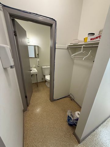 5808 W Higgins Avenue, Chicago, IL 60630