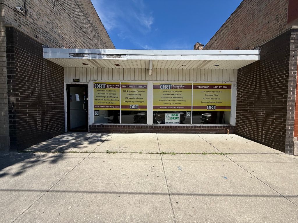 5808 W Higgins Avenue, Chicago, IL 60630