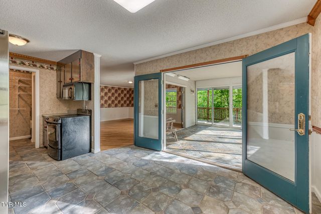 514 Piney Grove Road, Hampton, TN 37658