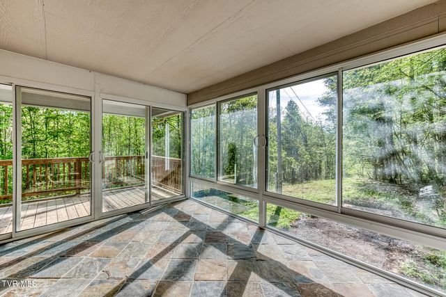 514 Piney Grove Road, Hampton, TN 37658