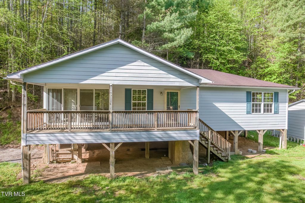 514 Piney Grove Road, Hampton, TN 37658