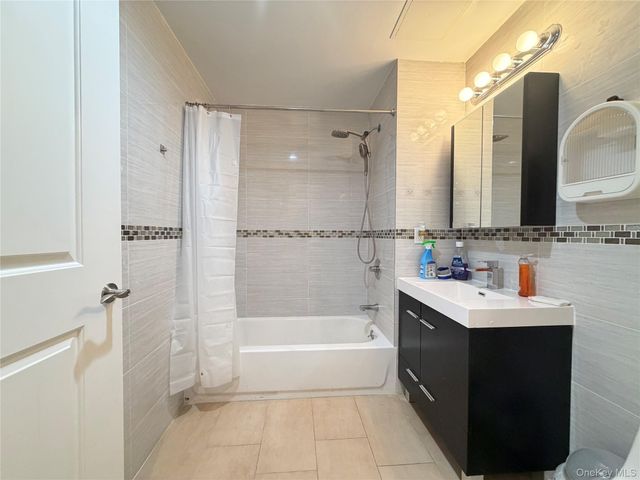 136-20 Booth Memorial Avenue 3K, Flushing, NY 11355