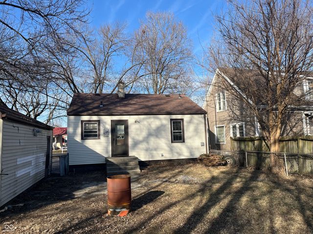 17 W 40th Street, Anderson, IN 46013