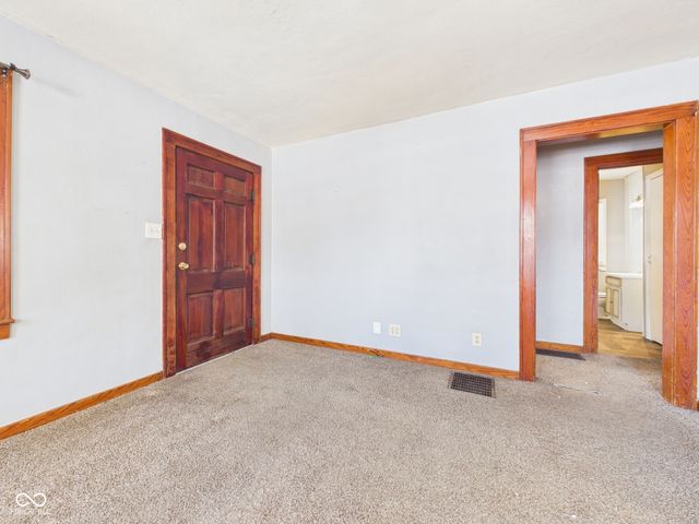 17 W 40th Street, Anderson, IN 46013