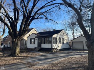 17 W 40th Street, Anderson, IN 46013