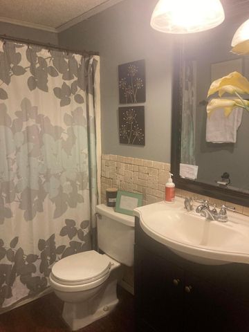 1748 Sunapple Way, Columbus, OH 43232