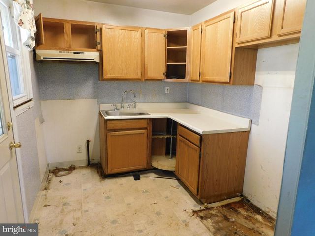 1205 BARTRAM AVE, Darby, PA 19023