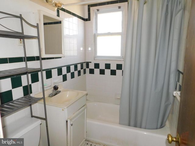 1205 BARTRAM AVE, Darby, PA 19023