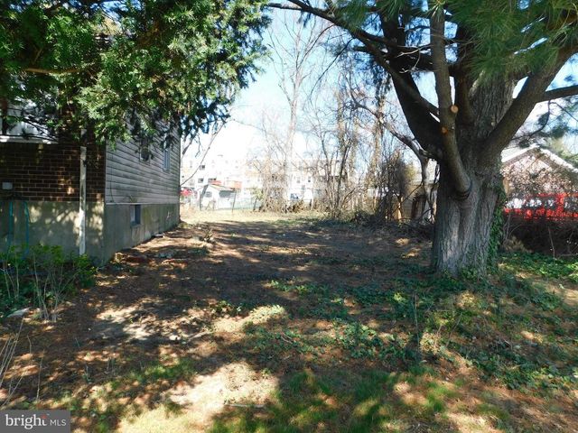 1205 BARTRAM AVE, Darby, PA 19023