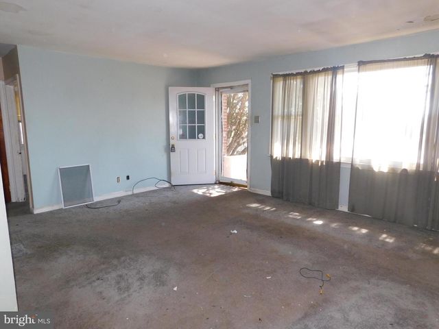 1205 BARTRAM AVE, Darby, PA 19023