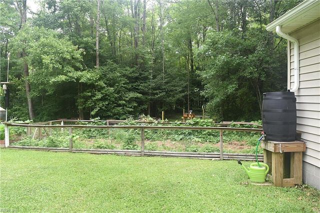 9269 Whispering Pines TRL, Windsor, VA 23487