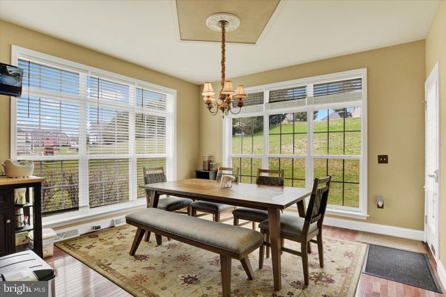 12 BELLA VISTA DR, Mechanicsburg, PA 17050