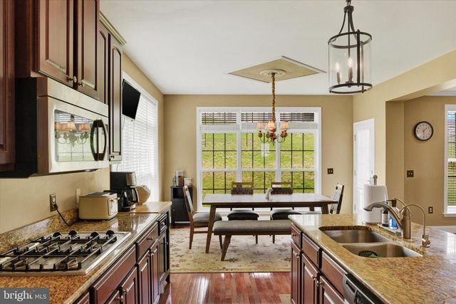 12 BELLA VISTA DR, Mechanicsburg, PA 17050