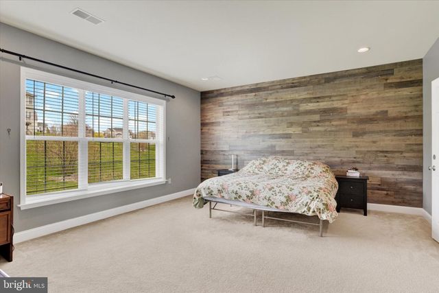12 BELLA VISTA DR, Mechanicsburg, PA 17050
