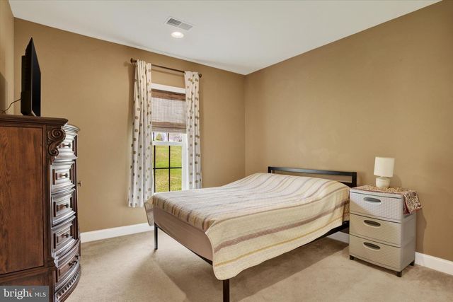 12 BELLA VISTA DR, Mechanicsburg, PA 17050