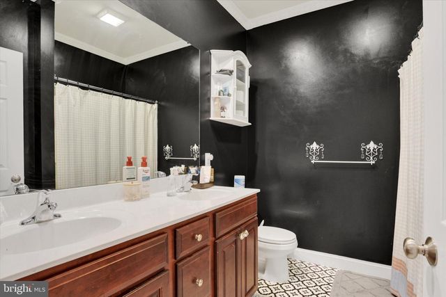 12 BELLA VISTA DR, Mechanicsburg, PA 17050