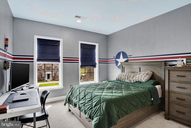 12 BELLA VISTA DR, Mechanicsburg, PA 17050