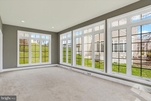 12 BELLA VISTA DR, Mechanicsburg, PA 17050