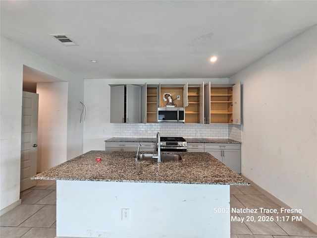 5002 Natchez Trace, Arcola, TX 77545