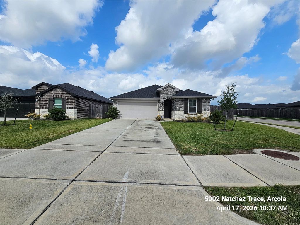 5002 Natchez Trace, Arcola, TX 77545