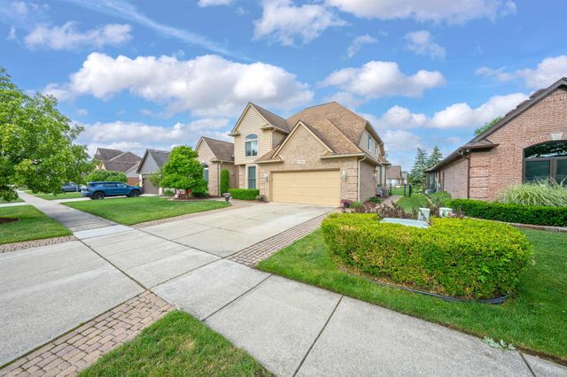 51251 Westwood Drive, Macomb Twp, MI 48042