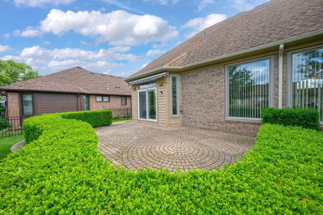 51251 Westwood Drive, Macomb Twp, MI 48042
