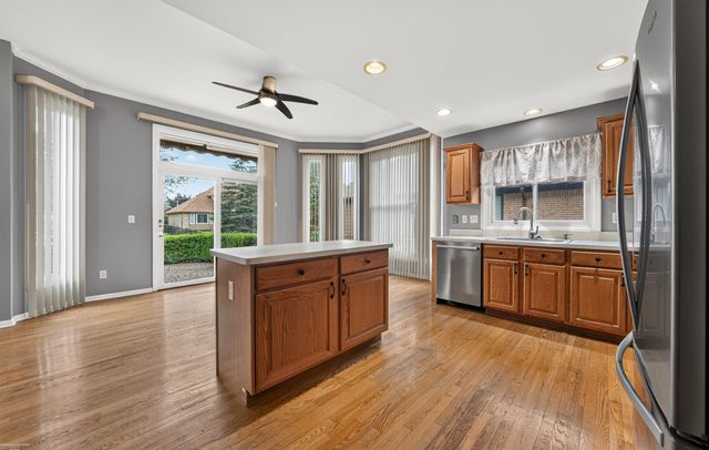 51251 Westwood Drive, Macomb Twp, MI 48042