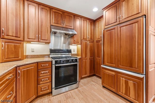 5 Leiv Eirikson Ave, Franklin Twp., NJ 08540