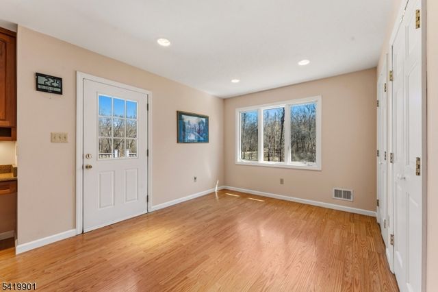 5 Leiv Eirikson Ave, Franklin Twp., NJ 08540