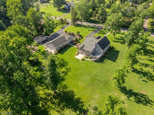 5 Leiv Eirikson Ave, Franklin Twp., NJ 08540