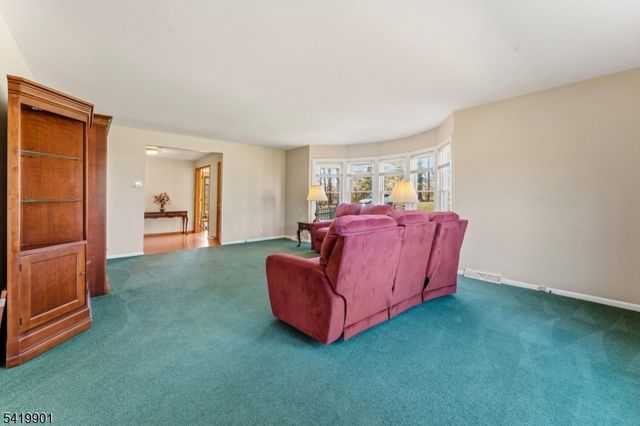 5 Leiv Eirikson Ave, Franklin Twp., NJ 08540