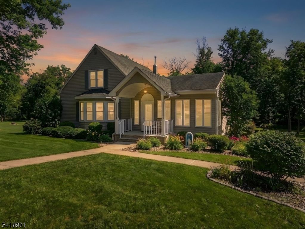 5 Leiv Eirikson Ave, Franklin Twp., NJ 08540