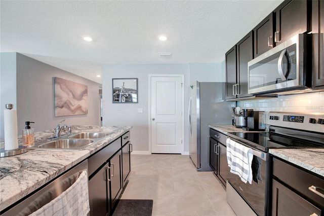 9206 MISSION BAY PLACE, Tampa, FL 33637
