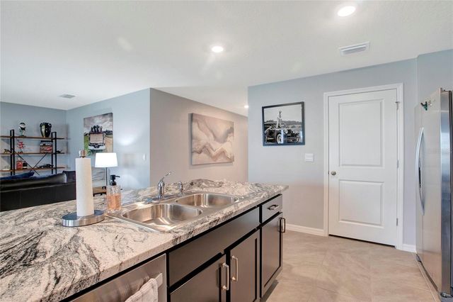 9206 MISSION BAY PLACE, Tampa, FL 33637