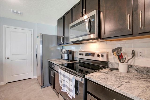 9206 MISSION BAY PLACE, Tampa, FL 33637