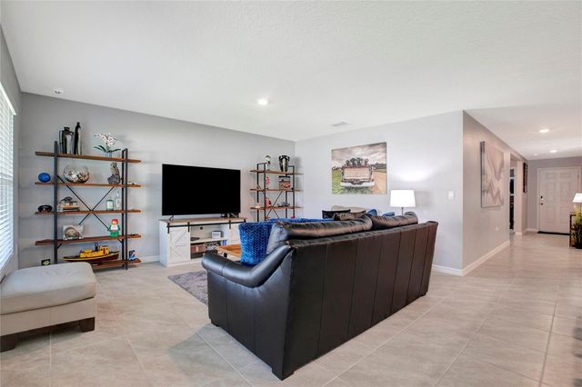 9206 MISSION BAY PLACE, Tampa, FL 33637