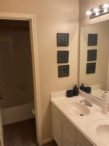 11302 Starlight Bay Street, Pearland, TX 77584