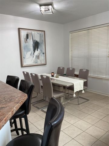 11302 Starlight Bay Street, Pearland, TX 77584