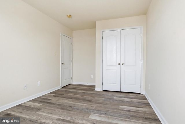 371 DICKENS DR, Lancaster, PA 17603