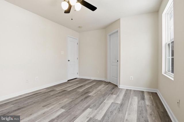 371 DICKENS DR, Lancaster, PA 17603