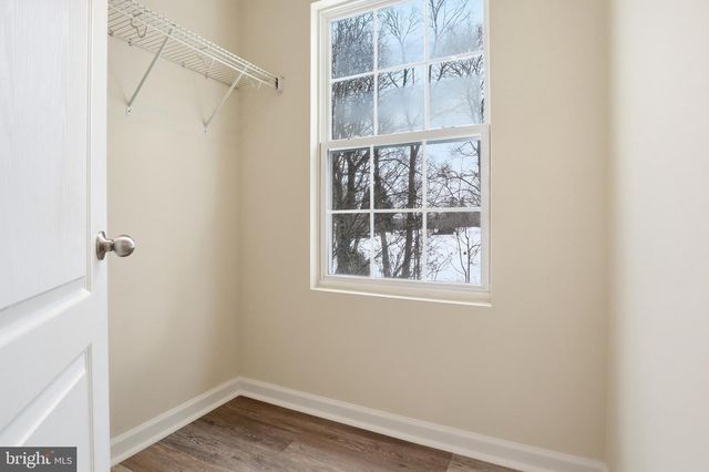 371 DICKENS DR, Lancaster, PA 17603