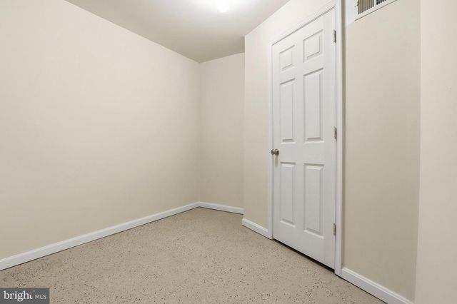 371 DICKENS DR, Lancaster, PA 17603